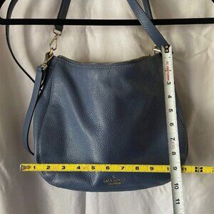 Kate Spade crossbody Blue Preowned in great condition